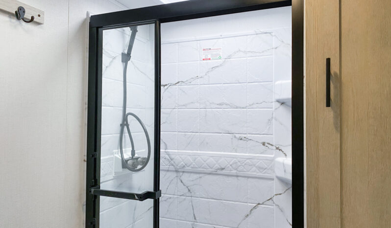 2026 Shasta Oasis 33RLTS full