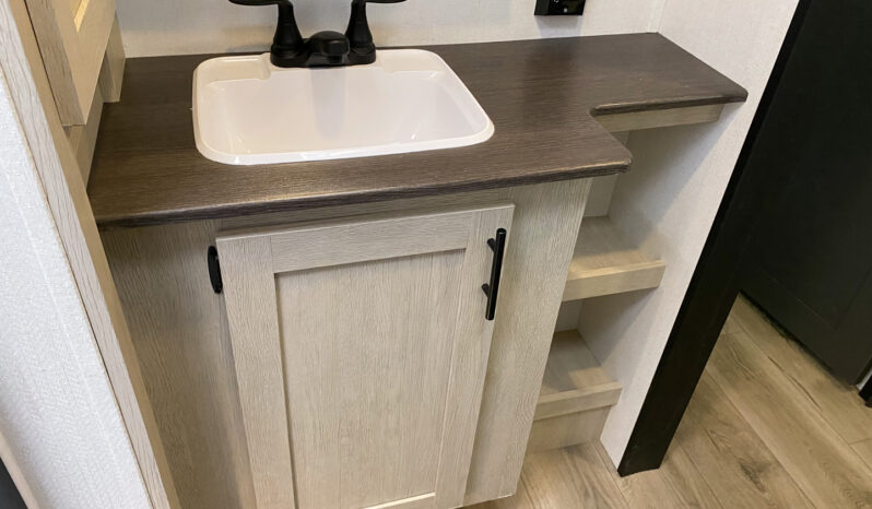 2026 Shasta Oasis 33RLTS full