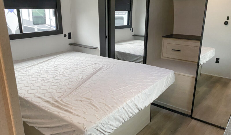 2026 Shasta Oasis 33RLTS full