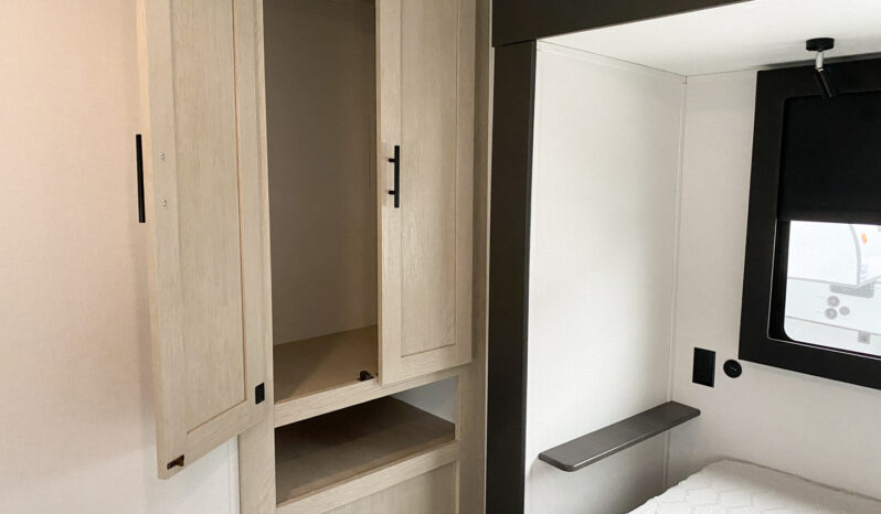 2026 Shasta Oasis 33RLTS full