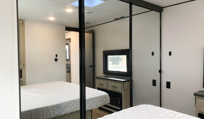 2026 Shasta Oasis 33RLTS full