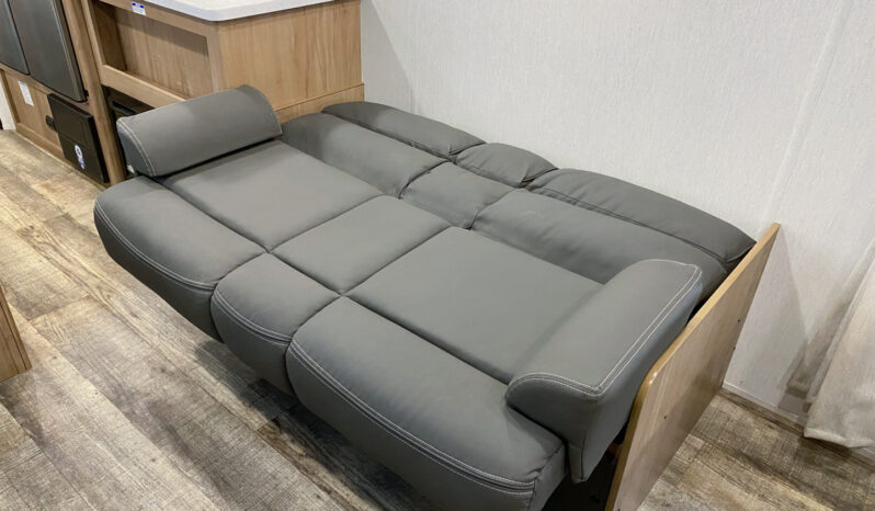 2024 Cherokee Wolf Den 26EV full