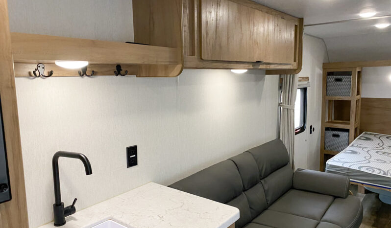 2024 Cherokee Wolf Den 26EV full