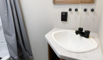 2024 Cherokee Wolf Den 26EV full