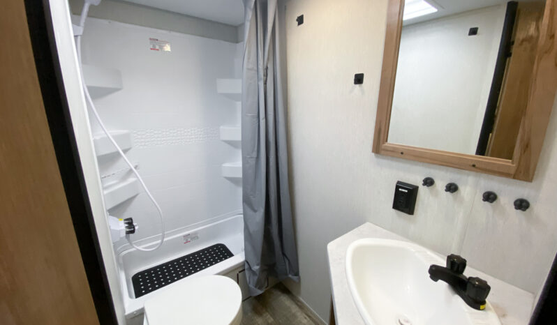 2024 Cherokee Wolf Den 26EV full