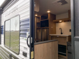 2024 Cherokee Wolf Den 26EV full