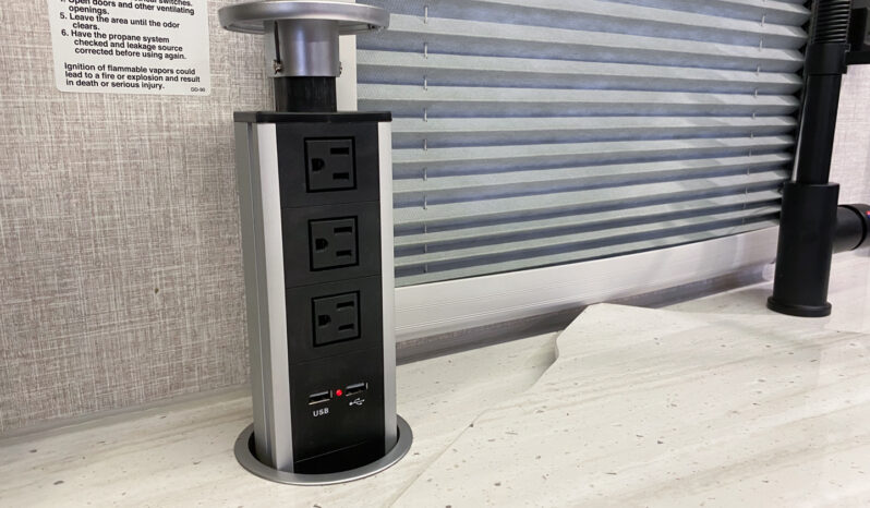 2025 Lance 1995 full