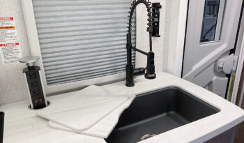 2025 Lance 1995 full