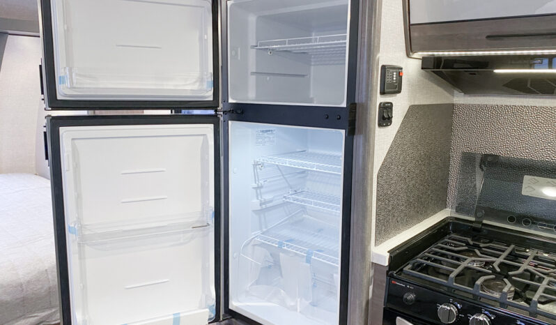 2025 Lance 1995 full