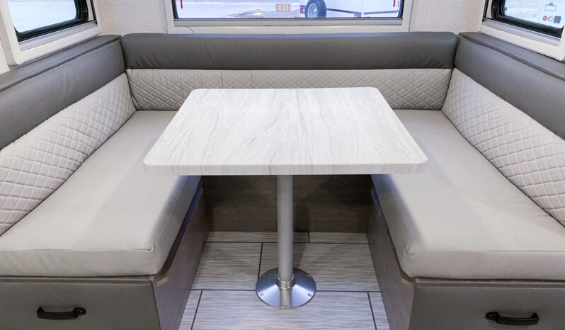 2025 Lance 1995 full