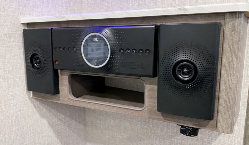 2025 Lance 1995 full