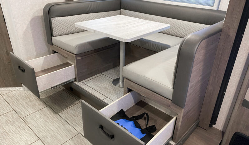 2025 Lance 1995 full