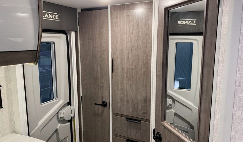 2025 Lance 1995 full