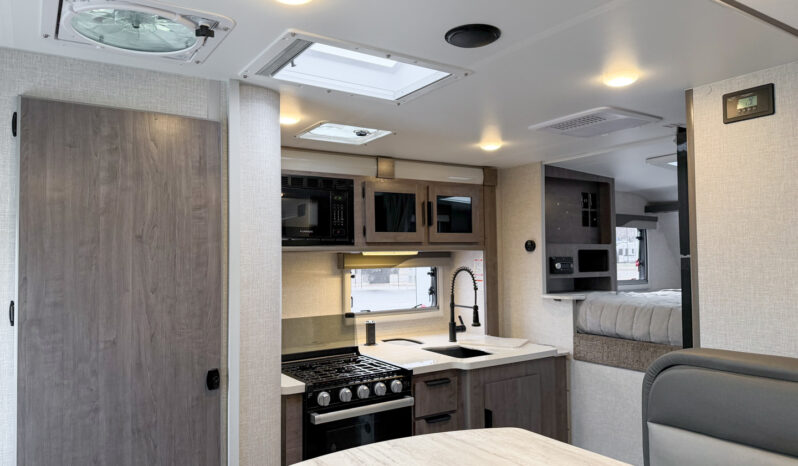 2026 Lance 1062 full