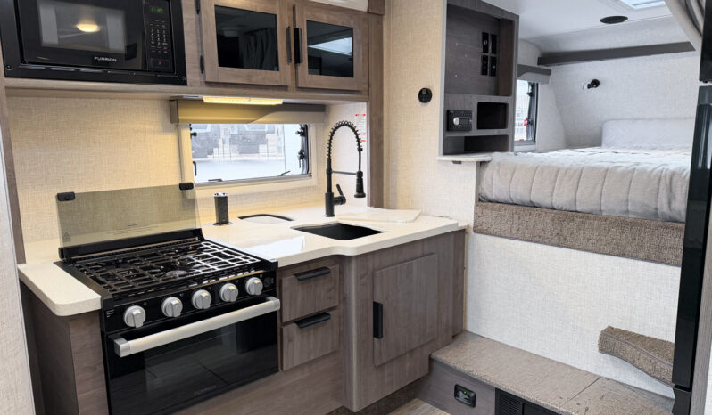 2026 Lance 1062 full