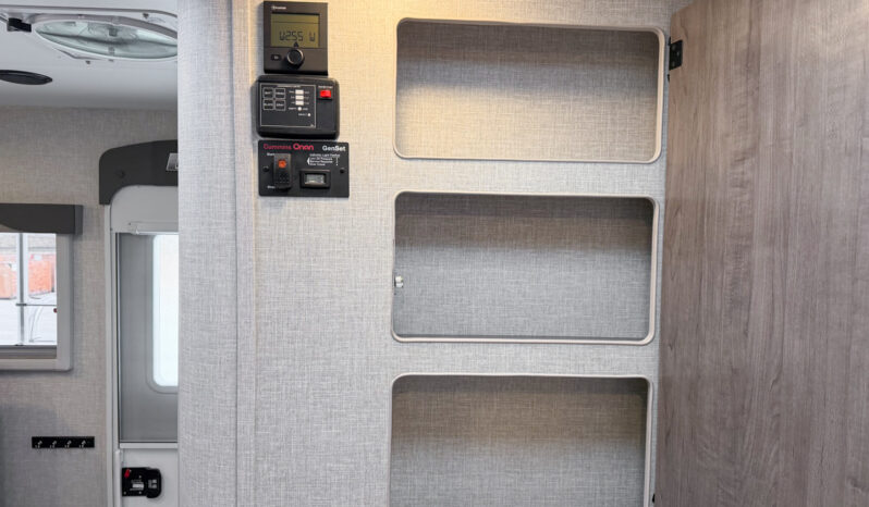 2026 Lance 1062 full