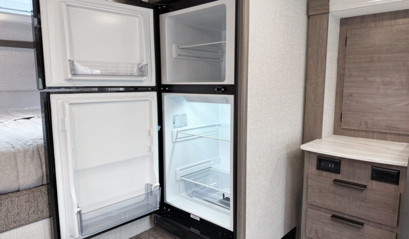 2026 Lance 1062 full