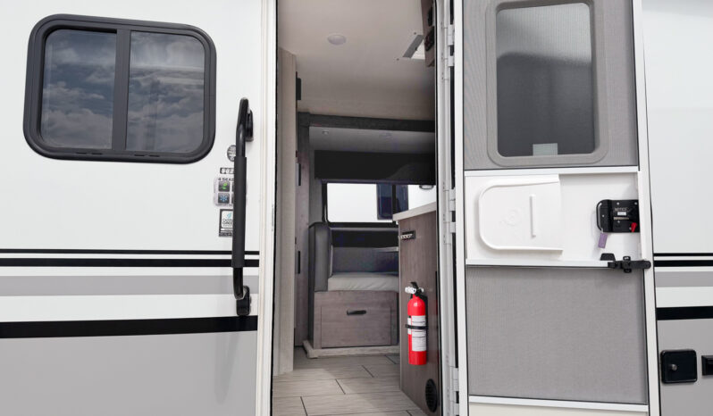 2025 Lance Squire SQ26 full