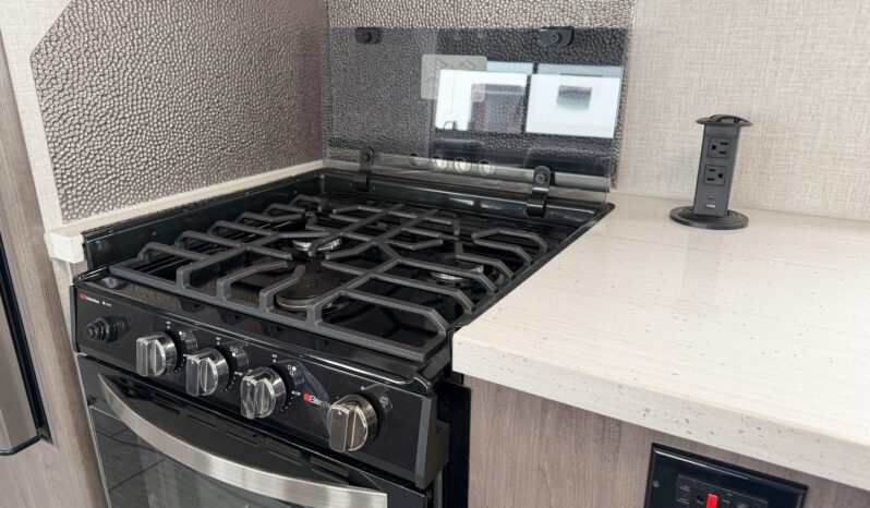 2025 Lance Squire SQ26 full