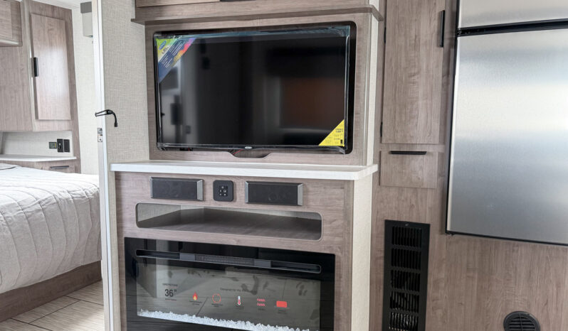 2025 Lance Squire SQ26 full