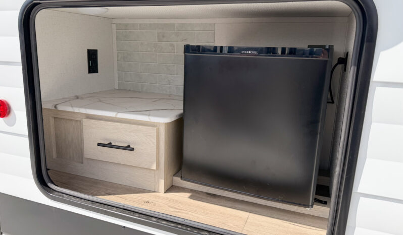 2026 Shasta Oasis I-5 527BHS full