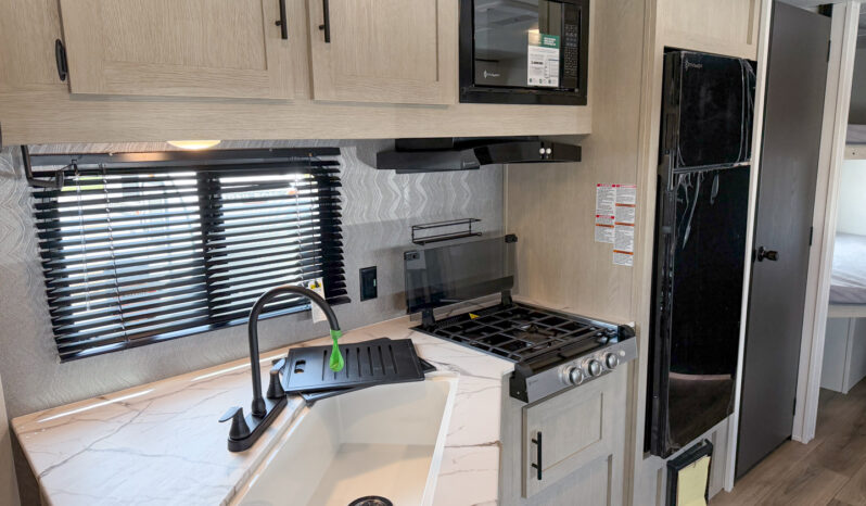 2026 Shasta Oasis I-5 527BHS full