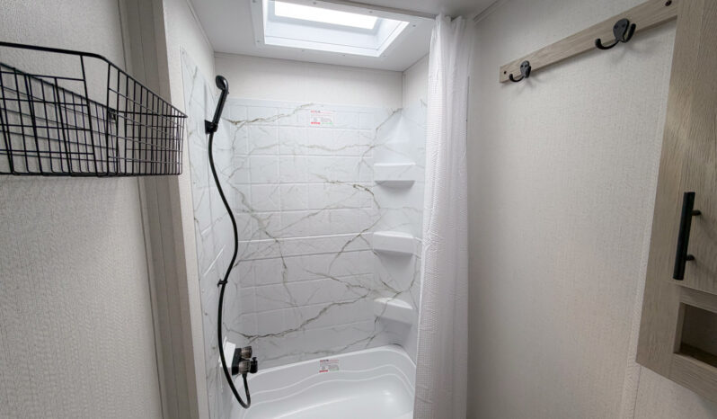 2026 Shasta Oasis I-5 527BHS full