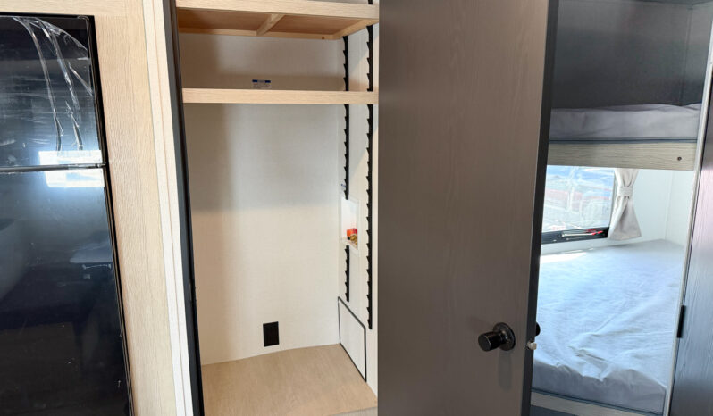 2026 Shasta Oasis I-5 527BHS full