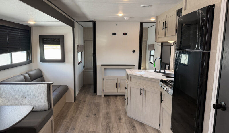 2026 Shasta Oasis I-5 527BHS full