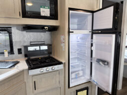 2026 Shasta Oasis I-5 527BHS full