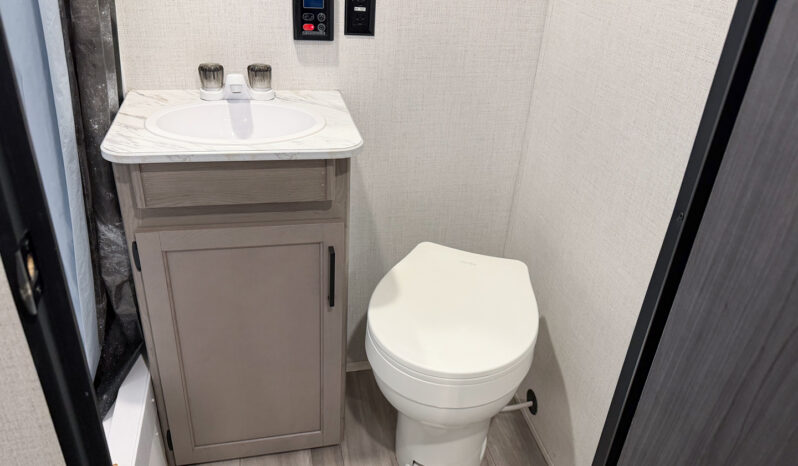 2024 Hideout 175BH full