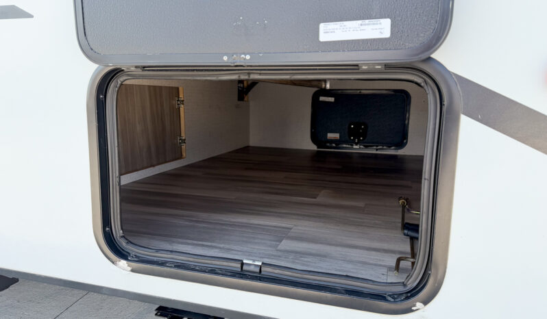 2021 Minnie 2100BH full