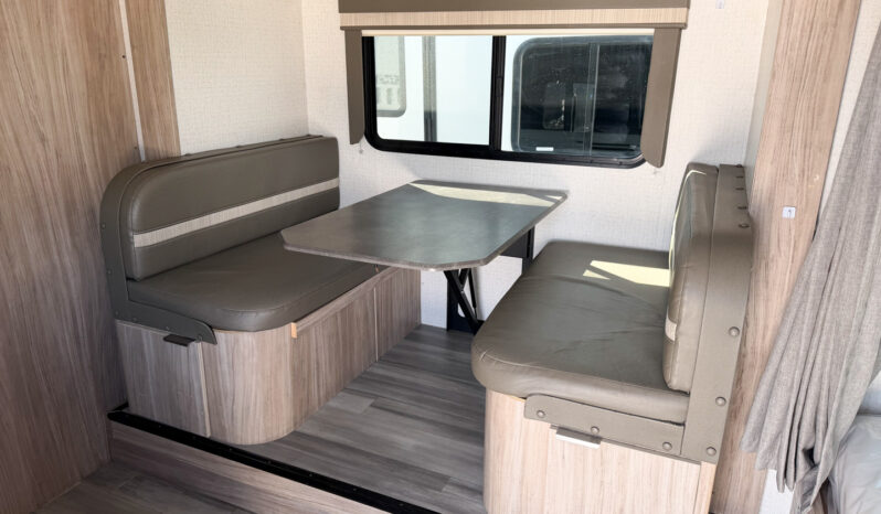 2021 Minnie 2100BH full