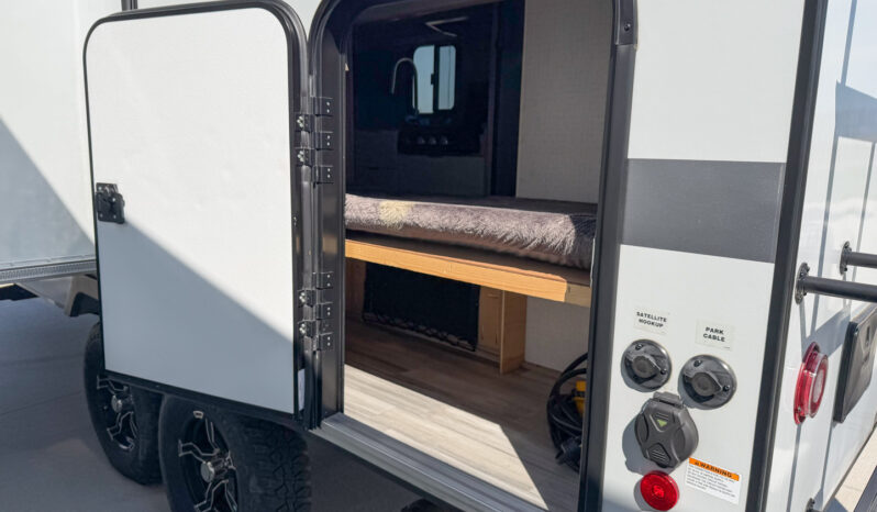 2021 Minnie 2100BH full