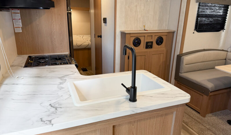 2023 Avenger 25FLSLE full