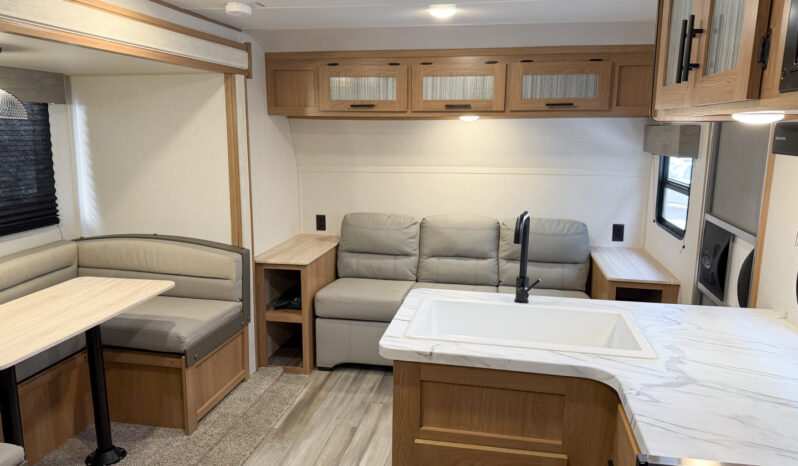 2023 Avenger 25FLSLE full