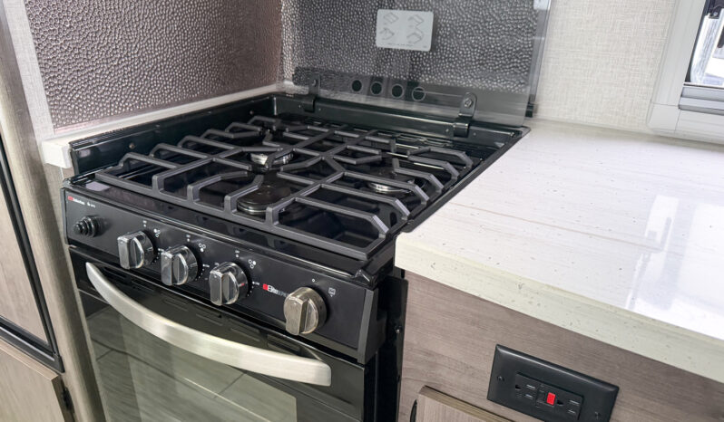 2024 Lance 1685 full