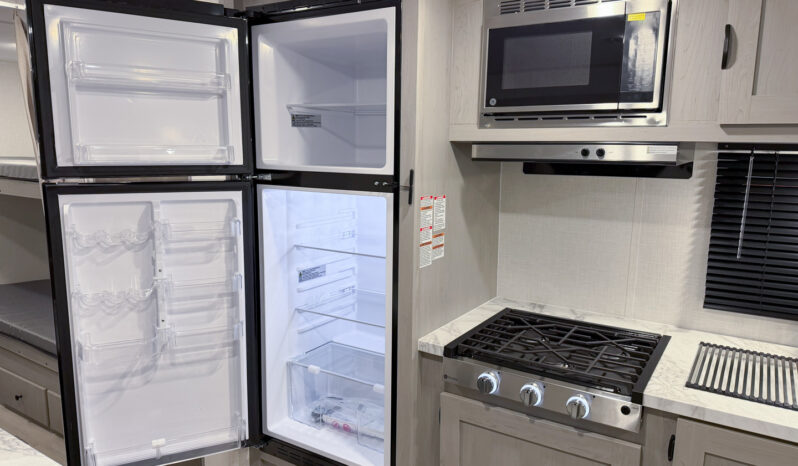 2026 Viking 25QBH full