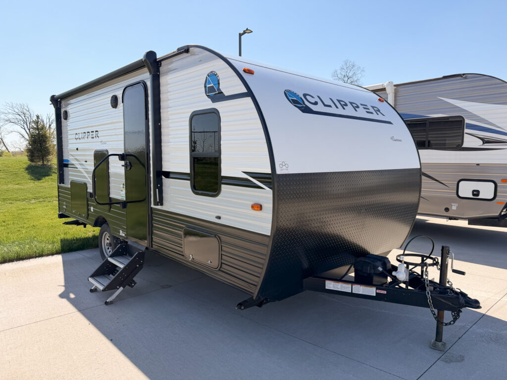 2022 Coachmen Clipper 182DBU