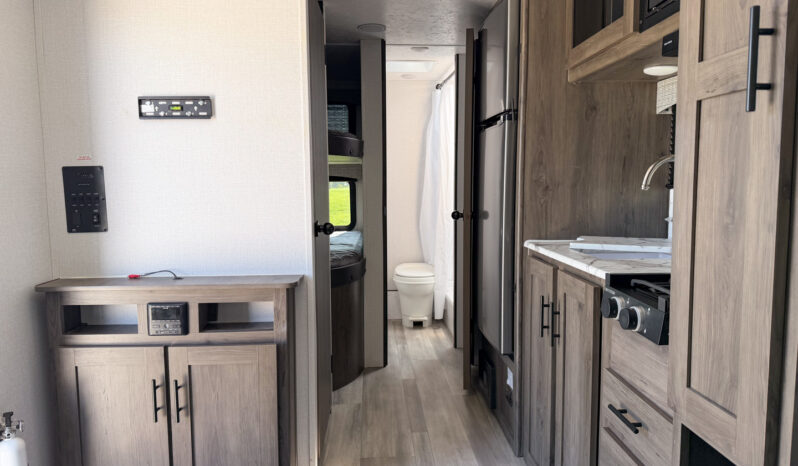 2022 Coachmen Clipper 182DBU full