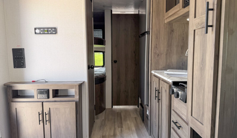2022 Coachmen Clipper 182DBU full