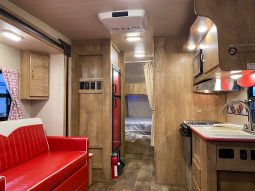 2017 Vintage Cruiser 23RSS full