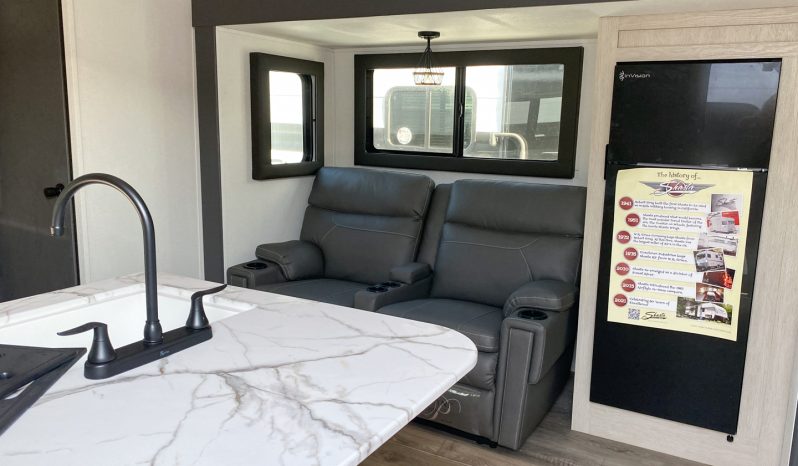 2025 Shasta Oasis I-5 526RBS full