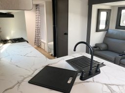 2025 Shasta Oasis I-5 526RBS full