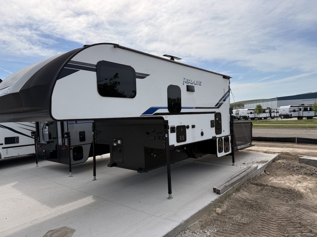 2025 Palomino Real Lite HS-1916