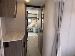2025 Lance 2565 full