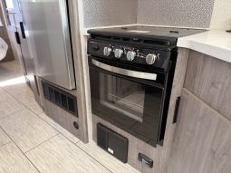 2025 Lance 2565 full