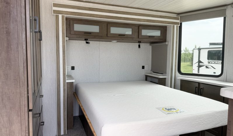 
								2022 Salem Grand Villa 42DL full									