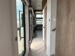 
										2022 Salem Grand Villa 42DL full									