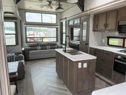 
										2022 Salem Grand Villa 42DL full									